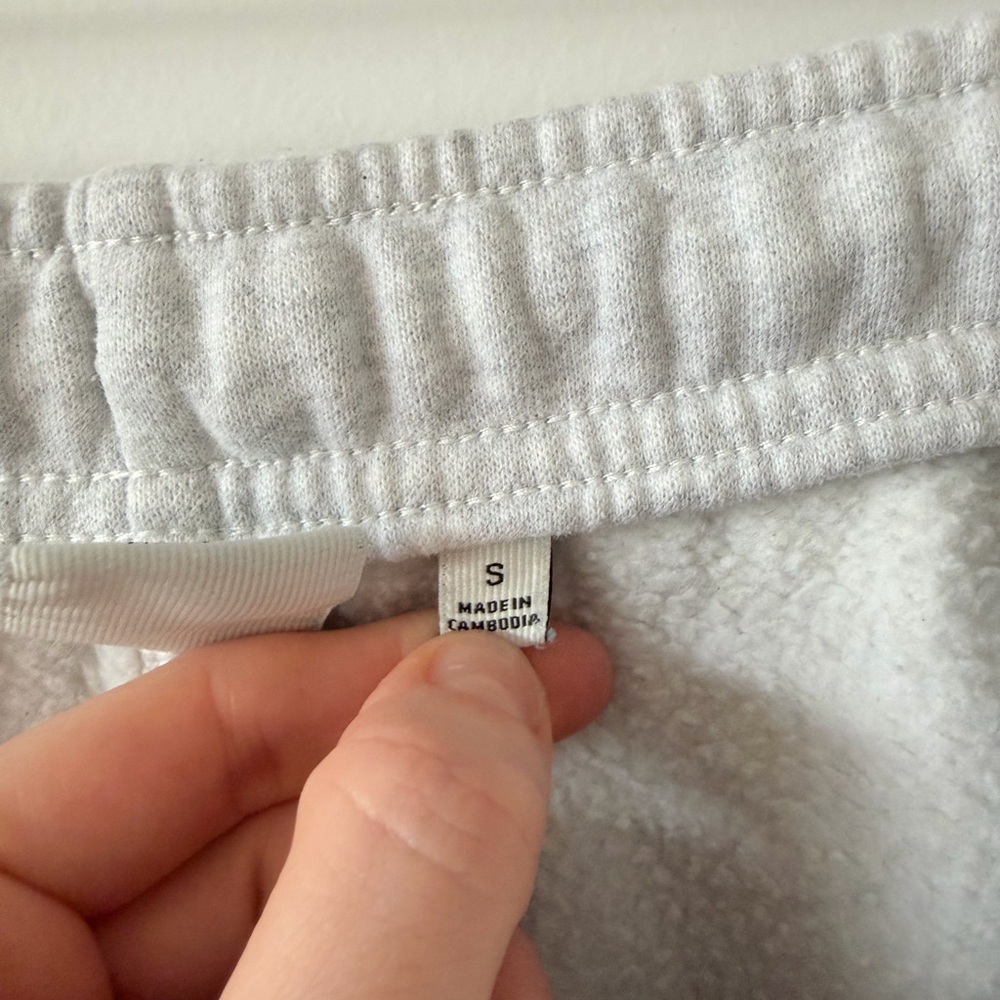 Aritzia Cozy Sweatfleece Mega Straight Sweatpant - White - Picture 4 of 5